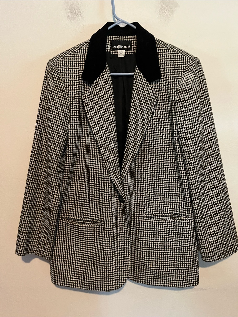 Sag Harbor Black and White Houndstooth Blazer with Velvet Collar Size 12 Holiday